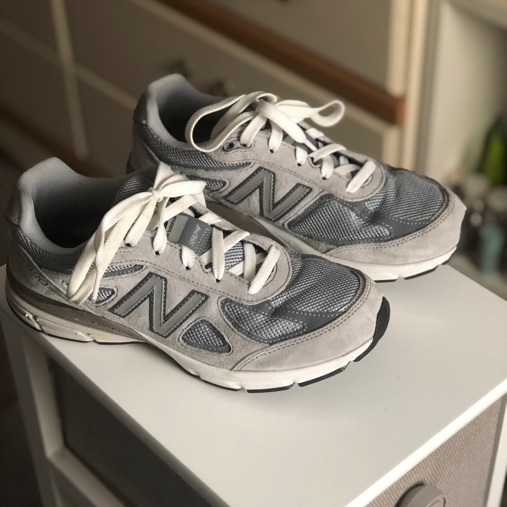 New Balance 990v4